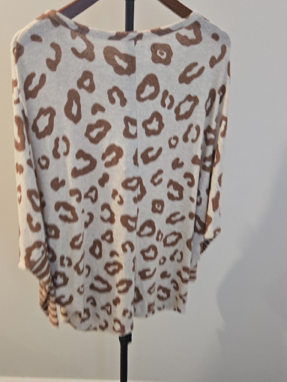 Leopard Print Scoop Neck Pullover Sweater - Cream & Brown - Picture 4 of 5